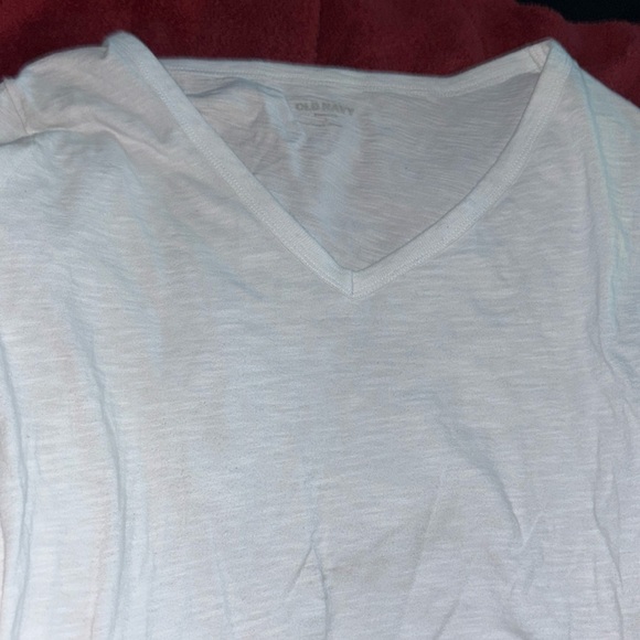 Old Navy Tops - White old navy t-shirt Size L